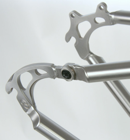 belt-drive-option-dropout Belt drive seat stay splitter
