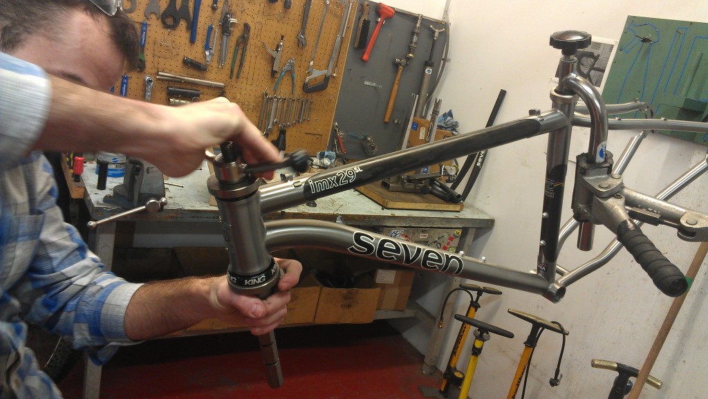 IMAG0337 Pressing a Chris King headset into a Sevn IMX 29 SL