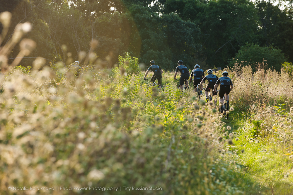 DSC_8626 Five riders in Seven Kits ride in a meadow