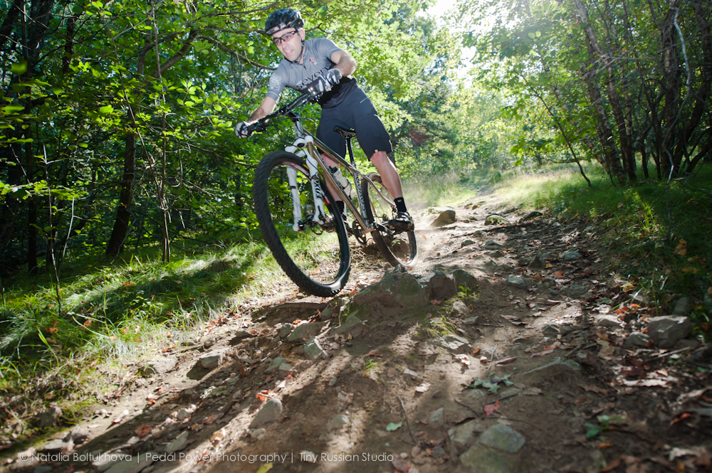 DSC_8983 Dan V on a fast descent on rough trail