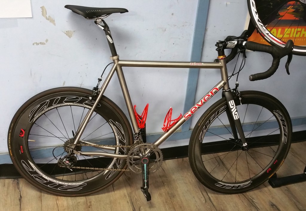 Seven Axiom SL with red decals