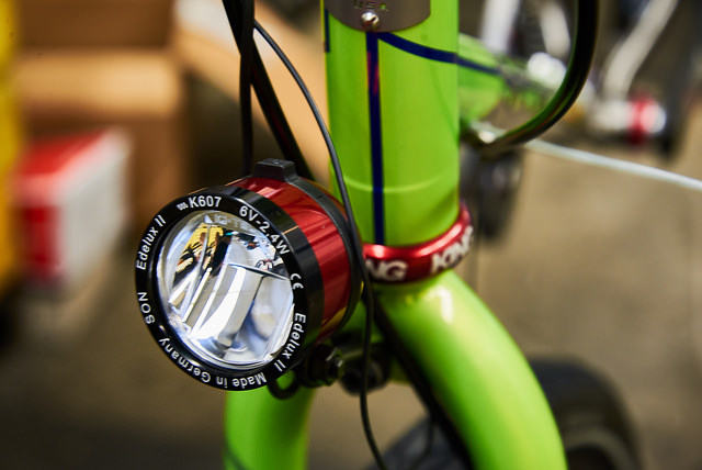 front headlamp mounred to front fork