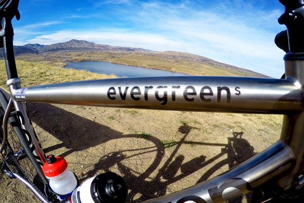 evergreen S closeup of top tube graphic